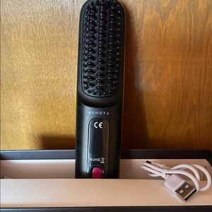 Black & Purple Gobrush Pro Heated Straightening Brush Portable USB Rechargeable